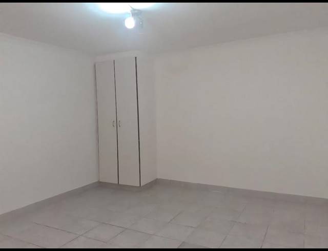 2 BEDROOM PROPERTY TO RENT IN OVERPORT